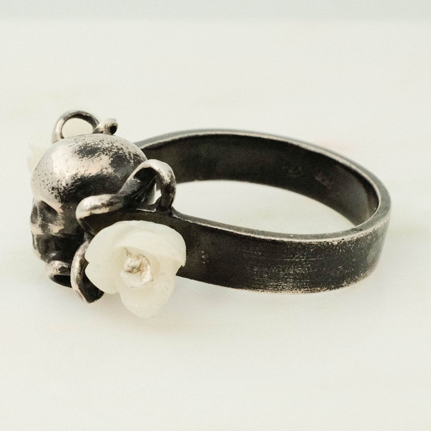Skull and flower ring