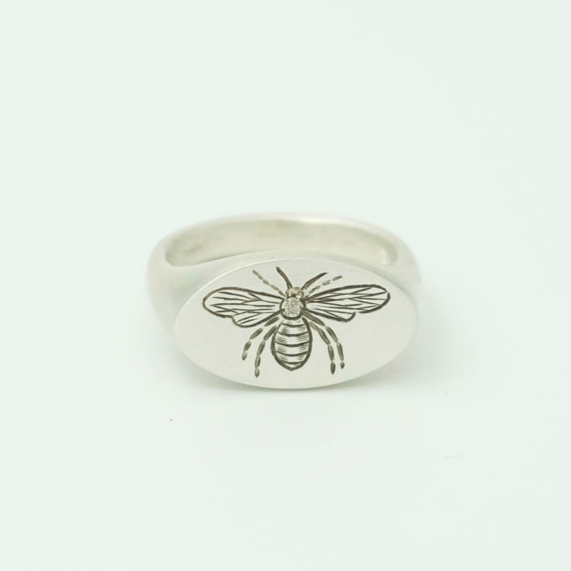 Bee signet rings