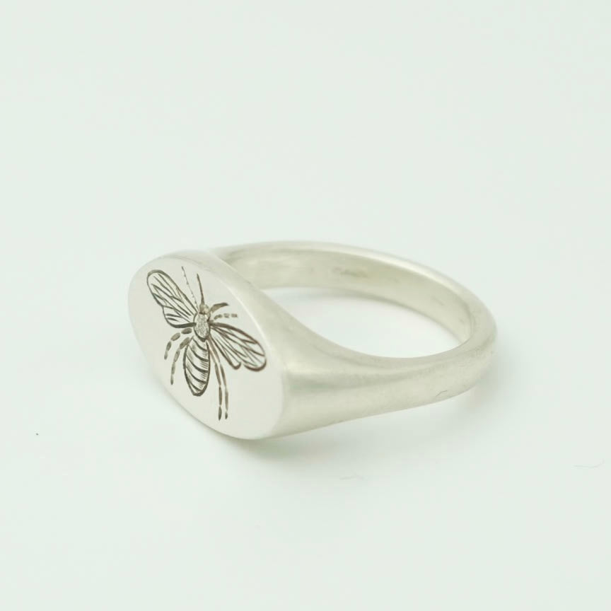 Bee signet rings