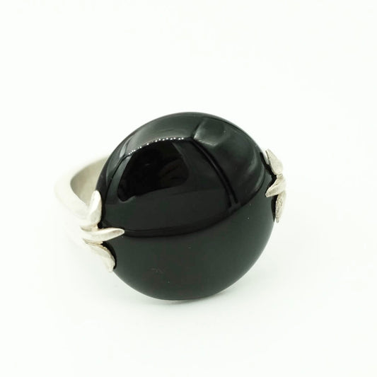 Onyx cabochon ring