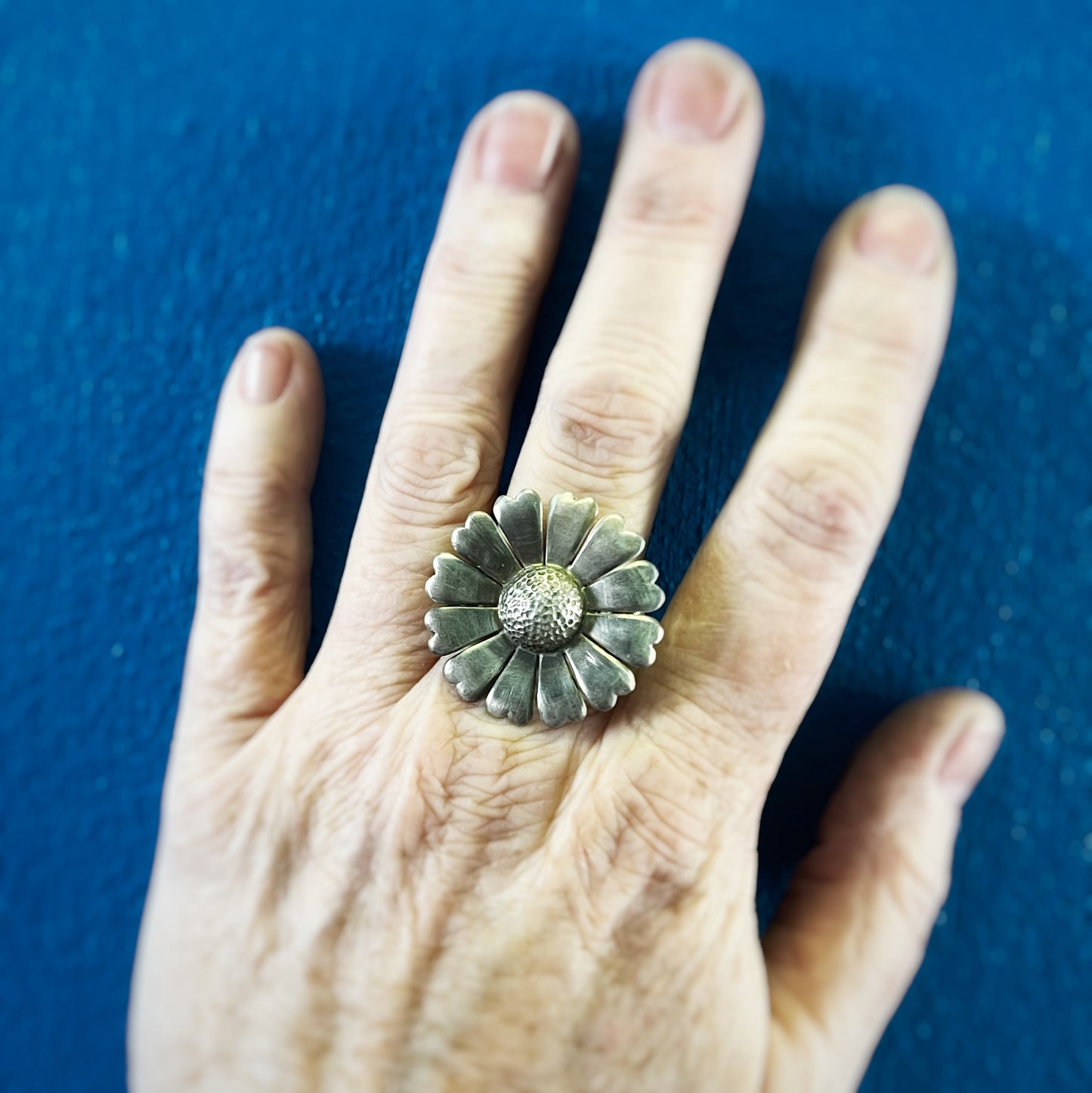 Chrysanthemum ring