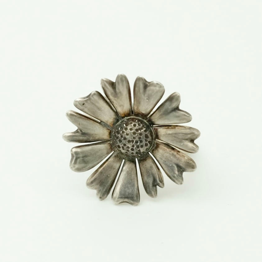 Chrysanthemum ring