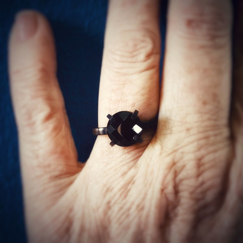 Faceted onyx ring